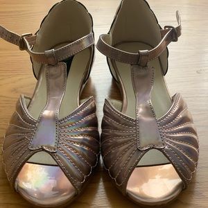 NEW holographic mermaid shell sandals sz 7